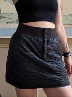 Athleta Skirt Women's Size Black Quilted Apres Ski Mini Winter Silver Zipper